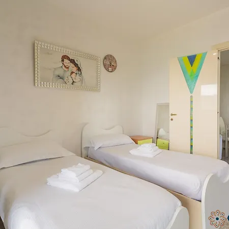 Fronte Mare By Apulia Accommodation Bari Exterior photo